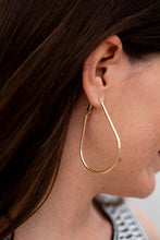 Load image into Gallery viewer, Lean On Me Earrings
